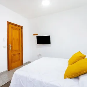  Pensión Eden 105 Surfy Stylish Bed&coffee